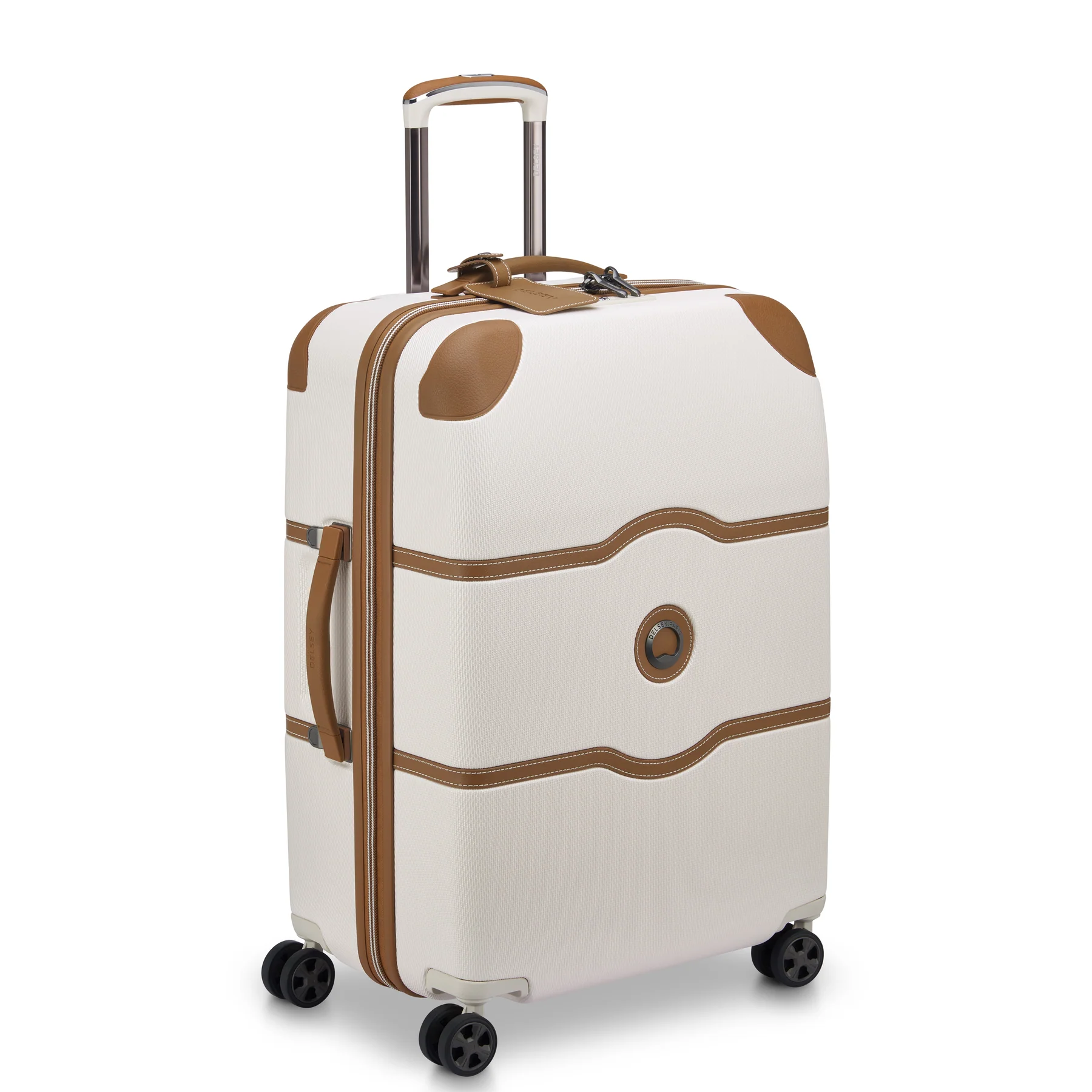 Voyageur heureux avec sa valise